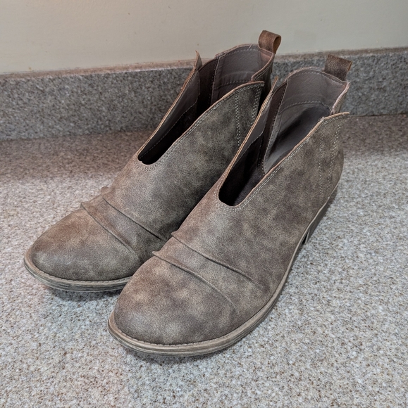 Very G Booties - Picture 1 of 9